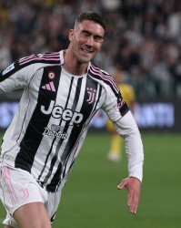 意天空：DV9转会没进展，1200万欧年薪难接盘&amp;除非有沙特球队介入