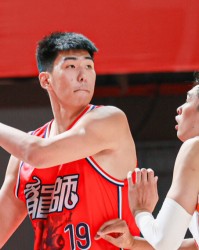 狗子28 app-全明星中锋水准！9投狂砍17分10板4帽，郭士强真该带他进国家队